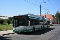 Solaris Trollino 18AC, Obus 051 der BBG-Eberswalde an der Ersatzendhaltestelle Nordend am 16.07.2011. Die Trasse wurde wegen Bauarbeiten der Poratzstra�e neu gebaut.