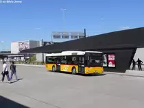 Postauto/Regie ZH-Unterland Nr. 193 (MAN A20) am 11.7.2011 beim Flughafen Zrich.