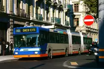 TPG-Trolleybus 721, NAW/Hess, aus einem zweiteiligen Trolleybus von HESS zu einem dreiteiligen umgebaut, quasi Vorstufe des  Hess BGT-N2C Ligh Tram 3 ;  Genve, Place de la Poste;  28. Oktober 2010