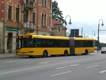 Solaris Urbino auf der Linie 61 nach Wei�ig Einkaufszentrum an der Haltestelle Loschwitz K�rnerplatz.(23.7.2011)