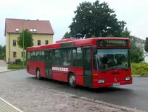Mercedes-Benz O 405 N� auf der Linie E nach L�tzelh�he Humboldtstra�e am Bahnhof Frankenberg.(4.8.2011)