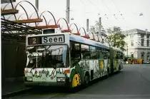 Aus dem Archiv: WV Winterthur - Nr. 155 - Mercedes O 405GTZ Gelenktrolleybus am 24. Oktober 1998 beim Bahnhof Winterthur (mit Vollwerbung f�r  Einkaufszentrum Neuwiesen )