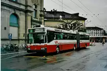 Aus dem Archiv: WV Winterthur - Nr. 142 - Mercedes O 405GTZ Gelenktrolleybus am 18. April 1999 beim Bahnhof Winterthur