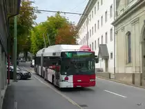 tpf - Hess-Swisstrolley BGT-N2C  Nr.517 unterwegs auf der Linie 1 in Fribourg am 05.08.2011