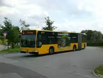 Mercedes-Benz O 530 II (Citaro Facelift) auf Linie 63 nach L�btau Tharandter Stra�e an der Haltestelle Pillnitz Leonardo-da-Vinci-Stra�e.(27.7.2011)