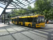 Solaris Urbino auf der Linie 94 nach Bahnhof Cossebaude an der Haltestelle Postplatz.(28.7.2011)