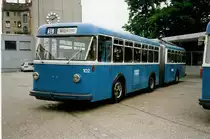 Aus dem Archiv: VBZ Z�rich - Nr. 102 - FBW/SWS Gelenktrolleybus am 26. Juni 1999 in Z�rich, Garage Hardau