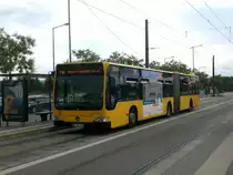 Mercedes-Benz O 530 II (Citaro Facelift) auf der Linie 70 nach Klotzsche Industriegebiet Nord an der Haltestelle Kaditz Elbepark.(28.7.2011)