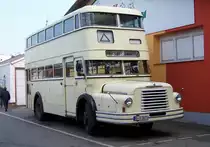Fahrzeugtyp: Doppeldeck-Omnibus Do54/56
Gebaut zwischen 1955 und 1957 im Waggonbaubetrieb Bautzen
Einsatz bei der BVG-Ost(Berlin)
Foto: Strausberg, 02.04.2006 