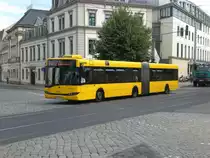 Solaris Urbino auf der Linie 75 nach Prager Stra�e an der Haltestelle Strehlen Wasaplatz.(28.7.2011)