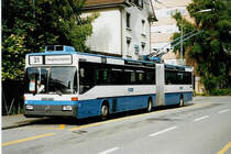 Aus dem Archiv: VBZ Z�rich - Nr. 2 - Mercedes O 405GTZ Gelenktrolleybus am 4. August 1999 beim Bahnhof Schlieren