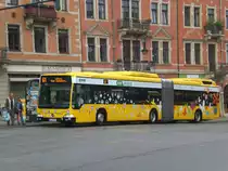 Mercedes-Benz O 530 GDH (Citaro Hybrid) auf der Linie 61 nach L�btau Tharandter Stra�e an der Haltestelle Loschwitz K�rnerplatz.(29.7.2011)