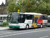 Neoplan Euroliner auf der Linie 424 nach Nossen Bahnhof an der Haltestelle Pirnaischer Platz.(31.7.2011)