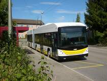 Swisstrolley3 Nr. 106 am 31.8.2011 an der Endstation Herbstcker in Neuhausen.