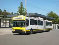 NAW-Hess Trolleybus Nr. 115 beim Hauptbahnhof Schaffhausen am 31.8.2011.