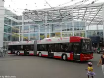 Stadtbus Winterthur Nr. 107 (Hess Swisstrolley 3 BGT-N2C) am 31.8.2011 beim Hauptbahnhof