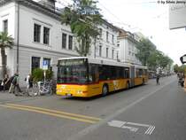 Postauto/PU Motrag Nr. 117 (MAN A23 Prototyp) am 31.8.2011 in Winterthur, Hauptbahnhof. Dieser Wagen wurde 1998 als erster Niederflurbus vom damaligen PU Moser beschafft. In den nchsten 2-3 Jahren soll dieser Exot daher ersetzt werden.