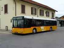 Postauto - MAN  BE 445006 in Kerzers am 29.08.2011