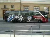 Setra 416 HDH  (2011 im Betried genommen) Gssi Reisen Horw (Mannschaftsbus EV Zug -Eishockey-), Neuchtel 16.09.2011