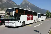 Van Hool Acron Helve-cie Voyages (Firma heisst vorher Veolia Voyages), Relais du St-Bernard Martigny, 28.05.2011 (Hinten: Bova Amadeus Tours)