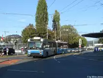 Der letzte Mohikaner unter den NAW-GT's, der Nr. 190 ist am 9.9.2011 auch 2 Jahre nach der Ausmusterung seiner Artgenossen noch weiterhin im tglichen Einsatz und verlsst hier den Bhf. Luzern als Linie 2 nach Emmenbrcke.