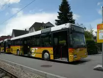 Station in Ettingen: PTT Mercedes O405 N der Linie 68 nach Aesch Bahnhof. Die Aufnahme stammt vom 07.08.2011.