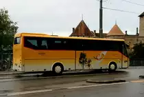 Dieses schne Postauto mit dem Gemlde aus dem Kunsthaus Zrich an der Seite fand ich auf Extrakurs vor dem Chteau de Chillon. VDL Bova aus Biel; 18.09.2011
