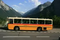 Ein Saurer Postauto auf Extrafahrt an der Station Aareschlucht Sd; 21.08.2011