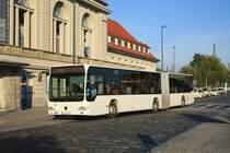 Wagen 137 der Stadtwirtschaft Weimar am Hauptbahnhof Weimar am 28.09.2011