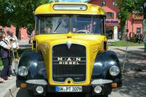 Ein MAN am 27.05.07 vor dem Holzkirchner Bahnhof