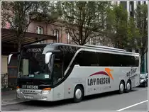 In den Stra�en von Strasbourg wartete dieser Setra 416 GT-HD am 29.10.2011 auf seine Fahrg�ste.