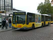 Mercedes-Benz O 530 I (Citaro) auf der Linie X10 nach S-Bahnhof Teltow Stadt am S+U Bahnhof Zoologischer Garten.(26.10.2011)
