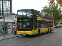 MAN Lion's City DD (Doppelstock) auf der Linie X10 nach Teltow Warthestra�e am S+U Bahnhof Zoologischer Garten.(26.10.2011)