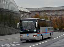 Am fr�hen Morgen des 30.10.2011 fuhr mir dieser VanHool T916 am Bahnhof von Strasbourg vor die Linse.
