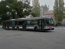 Im Linienverkehr durch die Stassen von Strasbourg ist dieser VanHool Gelenkbus (563) am 31.10.2011 im Einsatz. 