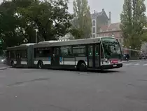 Im Linienverkehr durch die Stassen von Strasbourg ist dieser VanHool Gelenkbus (563) am 31.10.2011 im Einsatz. 
