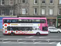 Edinburgh am 19.10.2010 ein Bus der 'Lothian Buses' auf dem 'Leith Walk' 