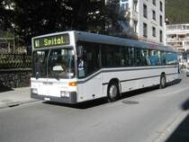 MB 405N der Firma Kessler (Reserve Fahrzeug) f�hrt im Auftrag der VBD auf der Linie 1. Davos Platz, Postplatz, 15.11.2011. 