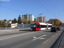 tpf Nr. 530 (Hess Swisstrolley 3 BGT-N2C) am 9.11.2011 kurz vor der Endstation Mont-Carmel. Nachdem die Linien 2 und 3 vollst�ndig elektrifiziert wurden, konnten die Volvo/Hess Duobusse durch herk�mmliche Trolleybusse ersetzt werden. Duobusse (leider vermehr auch normale Dieselbusse) verkehren nurmehr auf der Linie 1.