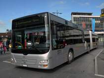 MAN Bus mit der Bertiebsnummer 120 und der Vollwerbung f�r die AEK am Bahnhof Thun. Die Aufnahme stammt vom 12.10.2011.
