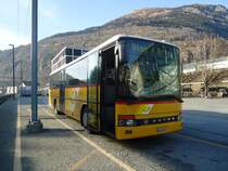 PostAuto Wallis - VS 241'978 - Setra am 22. November 2011 beim Bahnhof Brig