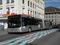 MAN Bus mit der Bertiebsnummer 120 und der Vollwerbung f�r die AEK bei der Kuhbr�cke in Thun. Die Aufnahme stammt vom 12.10.2011.