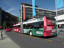 Mercedes Citaro mit der Betriebsnummer 137 und der Vollwerbung f�r Thun S�d Shopping Zentrum Oberland auf der Linie 5 am Bahnhof in Thun. Die Aufnahme stammt vom 12.10.2011.