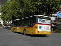 Postauto Mercedes Citaro auf der Linie 106 am Bahnhot Interlaken west wartet auf die Abfahrtszeit und f�hrt dann nach Habkern. Die Aufnahme stammt vom 13.10.2011.