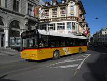 Solaris Postauto f�hrt Richtung Bahnhof Interlaken west. Die Aufnahme stammt vom 13.10.2011.