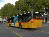Postauto Mercedes Citaro auf der Linie 105 am Bahnhof Interlaken west wartet auf die Abfahrtszeit und f�hrt dann zum Regionalspital. Die Aufnahme stammt vom 13.10.2011.