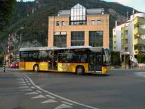 Mercedes Citaro der Post fhrt zum Bahnhof Interlaken west. Die Aufnahme stammt vom 13.10.2011.