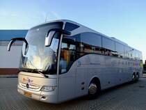 MB-Tourismo von Snelle-Vliet auf einem Parkplatz in Papendrecht; 110901