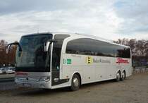 Der Fnf-Sterne-Bus von Spillmann,Bietigheim steht auf dem Parkplatz Cannsttter-Wasen in Stuttgart.