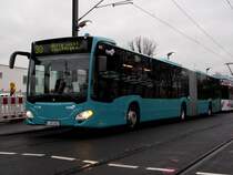 Mercedes Benz Citaro C2 auf den Weg in die Warteposition am 12.12.11 in Frankfurt 